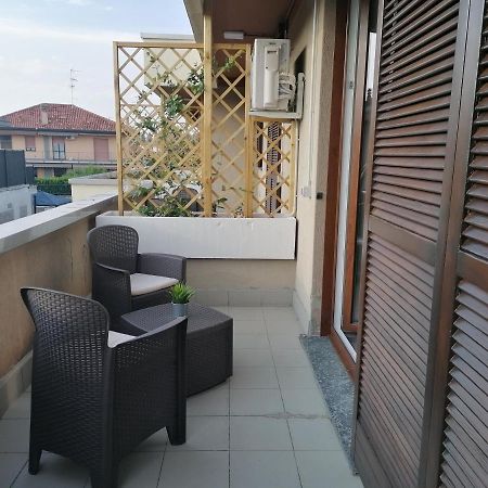suite room malpensa b&b Cardano Al Campo Exterior foto
