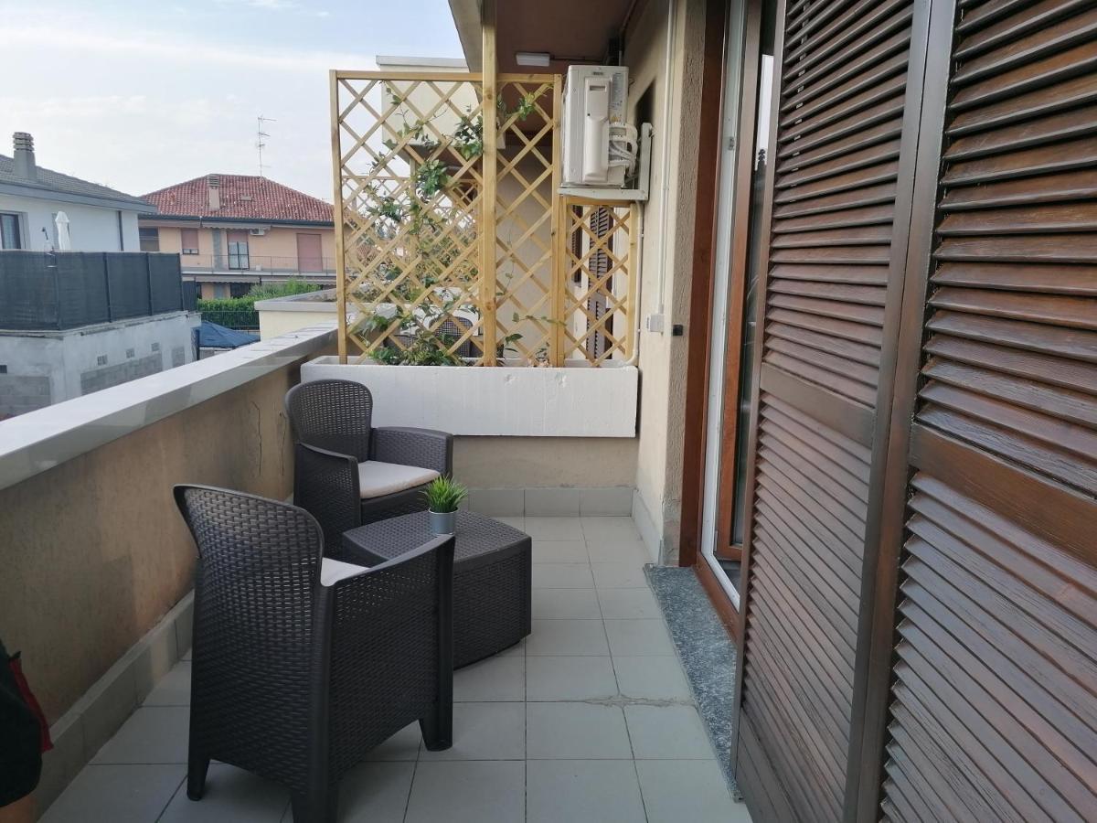 suite room malpensa b&b Cardano Al Campo Exterior foto