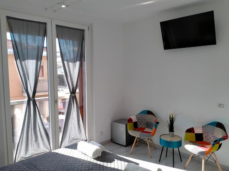 suite room malpensa b&b Cardano Al Campo Exterior foto