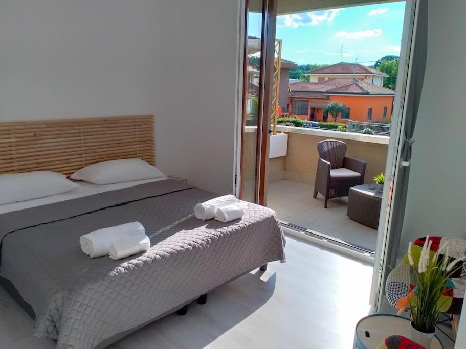 suite room malpensa b&b Cardano Al Campo Exterior foto